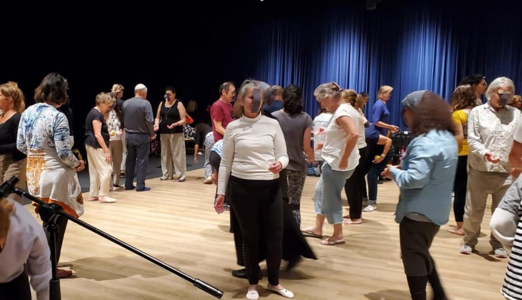 מאיר שניידר מלמד טכניקות ריפוי עצמי בריטריט